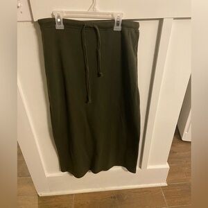 Mountain lake  ladies 
Petite medium
Olive green knit midi skirt